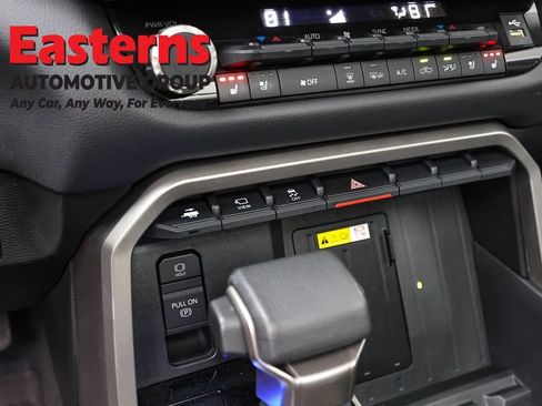 Used 2024 Toyota Tundra Limited AWD/4WD image 22