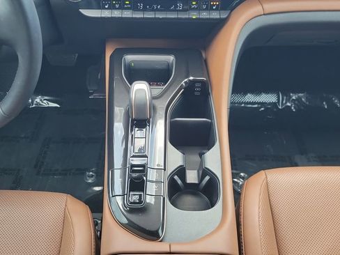 Certified 2025 Toyota Crown Signia AWD/4WD image 15