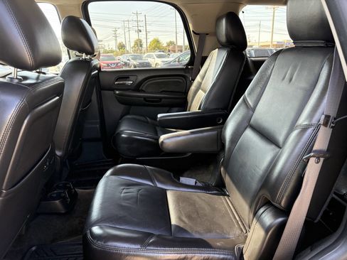 Used 2011 GMC Yukon Denali image 19