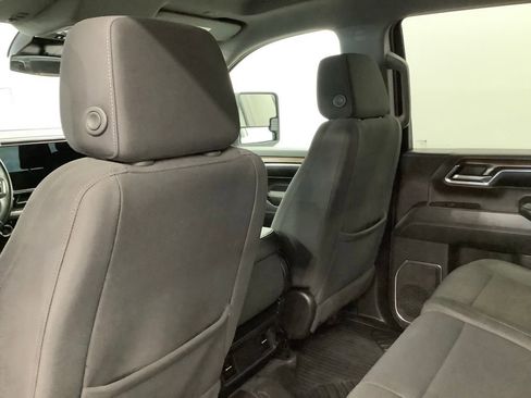 Used 2024 Chevrolet Silverado 2500 LT AWD/4WD image 8