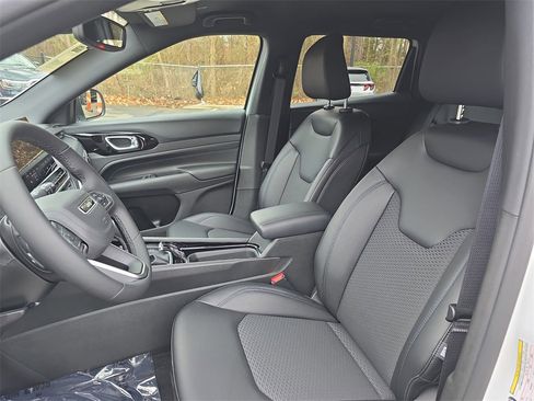 New 2026 Jeep Compass Latitude image 15