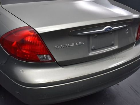 Used 2002 Ford Taurus SES FWD image 16
