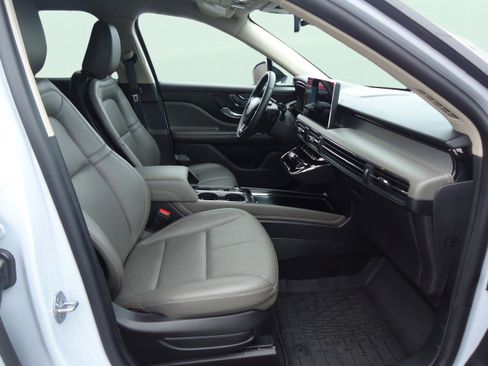 Used 2025 Lincoln Corsair AWD w/ Equipment Group 101A image 26