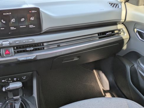 Certified 2025 Kia K4 EX image 17