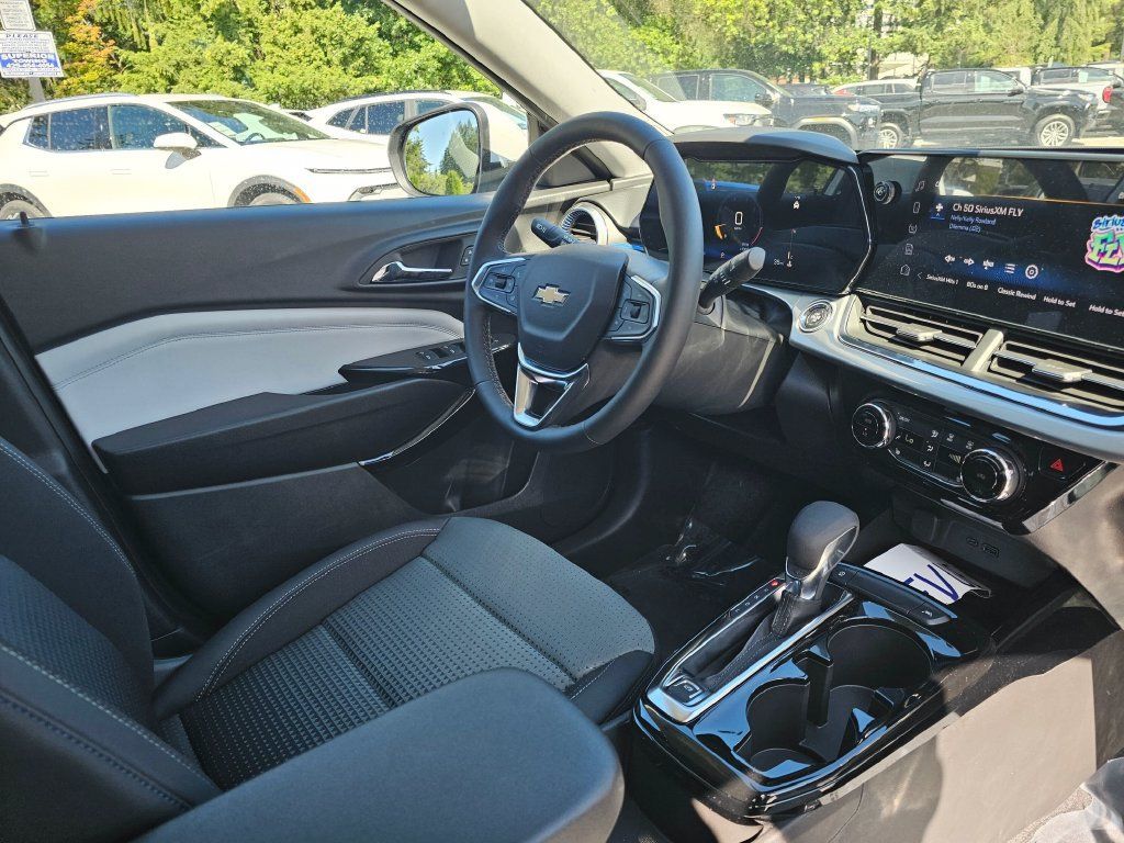 New 2026 Chevrolet Trax LT w/ Driver Confidence Package FWD image 10