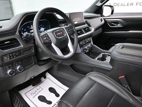 Used 2023 GMC Yukon SLT w/ SLT Luxury Package AWD/4WD image 25