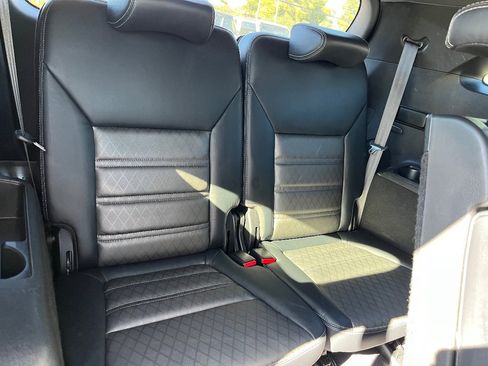Used 2017 Kia Sorento SX image 36