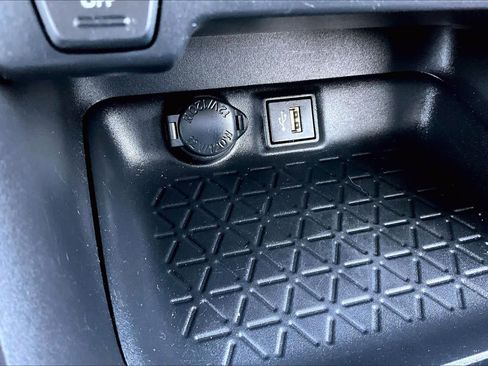 Used 2024 Toyota RAV4 LE image 34