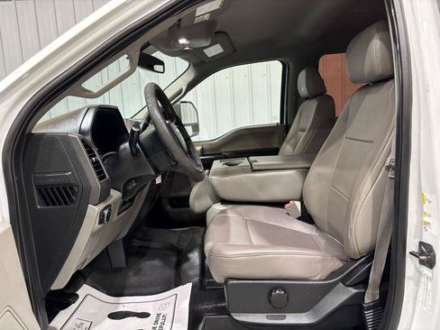Used 2019 Ford F250 XL w/ Camper Package RWD image 11