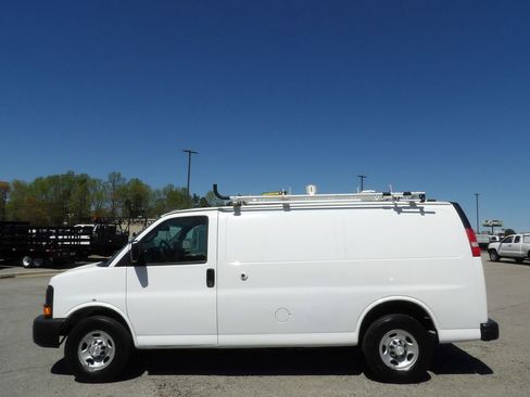 Used 2017 Chevrolet Express 2500 image 55