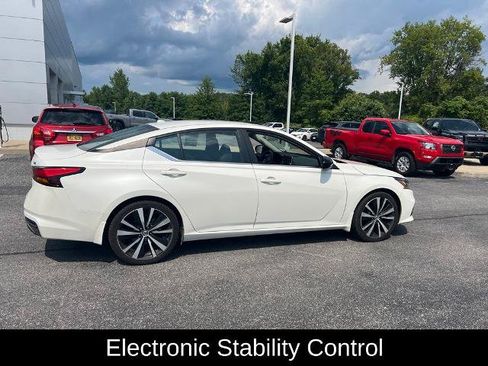 Certified 2022 Nissan Altima 2.5 SR FWD image 14