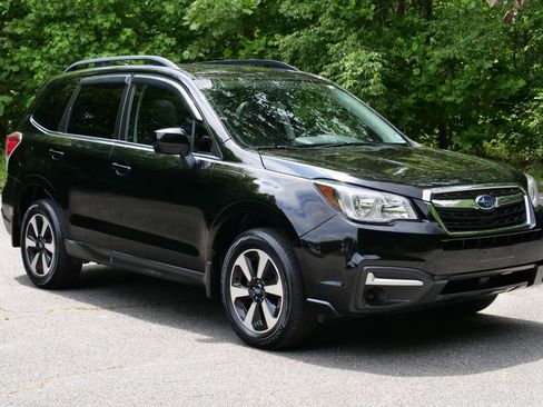 Used 2018 Subaru Forester 2.5i Premium w/ Protection Package #1 AWD/4WD image 4