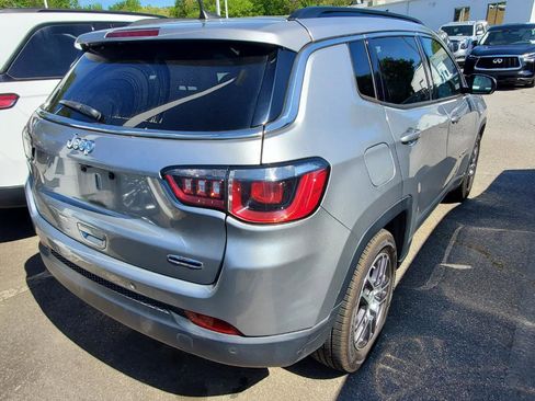 Used 2019 Jeep Compass Latitude w/ Safety & Security Group image 9