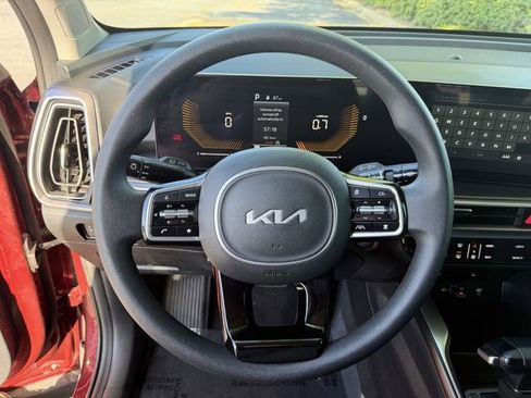 Certified 2025 Kia Sorento LX FWD image 14