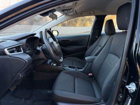Used 2025 Toyota Corolla LE image 12