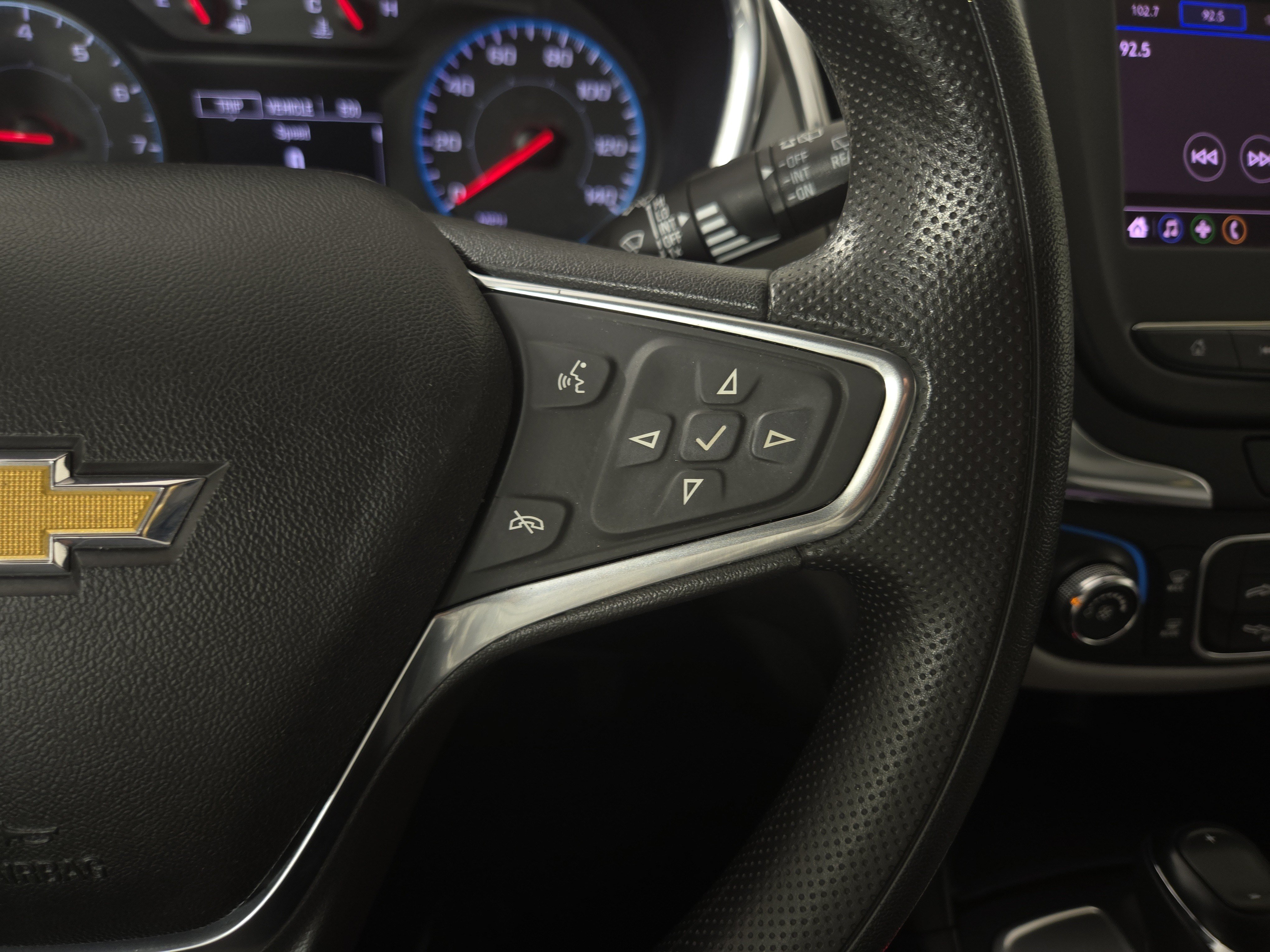 Used 2020 Chevrolet Equinox LS w/ LS Convenience Package FWD image 16