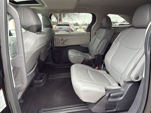 Used 2024 Toyota Sienna XLE image 22