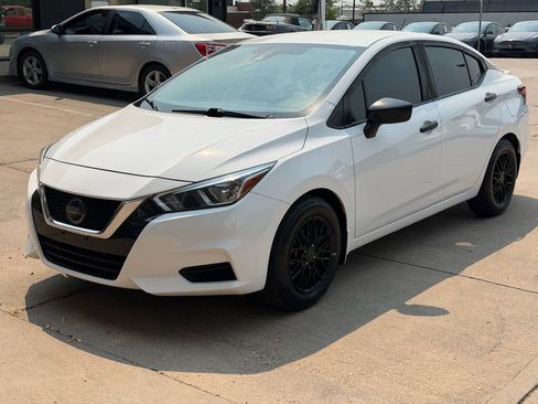 Used 2021 Nissan Versa S FWD image 16