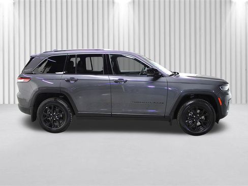 New 2026 Jeep Grand Cherokee Altitude AWD/4WD image 2