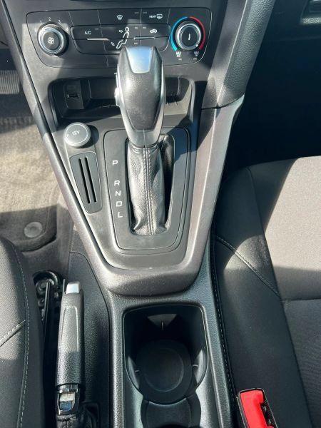 Used 2016 Ford Focus SE FWD image 24
