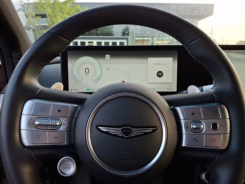 Certified 2023 Genesis GV60 Advanced AWD/4WD image 23