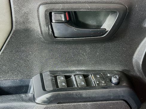 Used 2021 Toyota Tacoma SR w/ SR Convenience Package RWD image 14