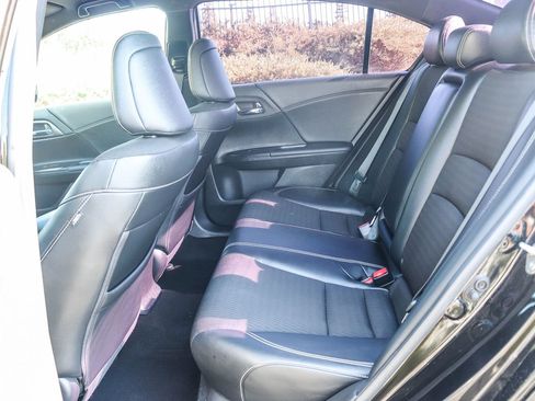 Used 2017 Honda Accord Sport image 21