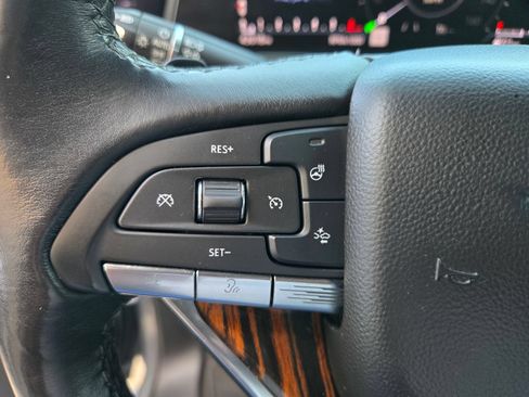 Used 2023 Cadillac Escalade ESV Luxury RWD image 12