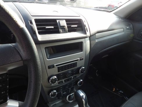 Used 2011 Ford Fusion SE FWD image 6