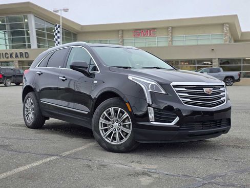 Used 2017 Cadillac XT5 Luxury w/ Driver Awareness Package AWD/4WD image 2