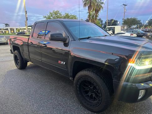 Used 2017 Chevrolet Silverado 1500 LT w/ Midnight Edition AWD/4WD image 3