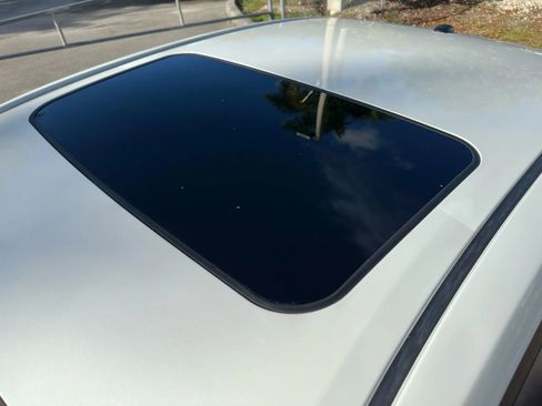 Used 2017 Toyota Corolla SE image 22