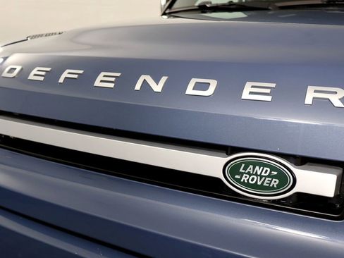 Used 2023 Land Rover Defender 90 S image 25