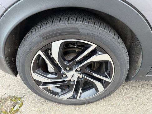 Used 2022 Chevrolet Bolt LT w/ Infotainment Package image 34