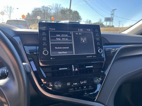 Used 2023 Toyota Camry XSE image 12