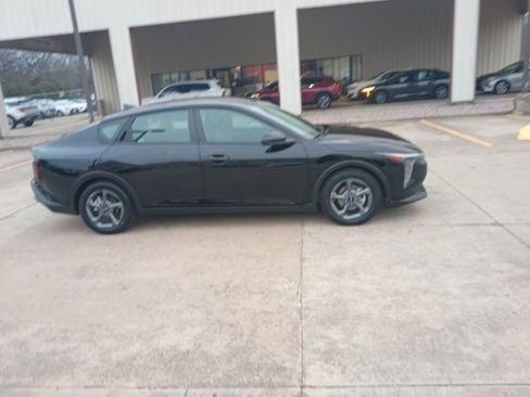 Used 2025 Kia K4 LXS image 7