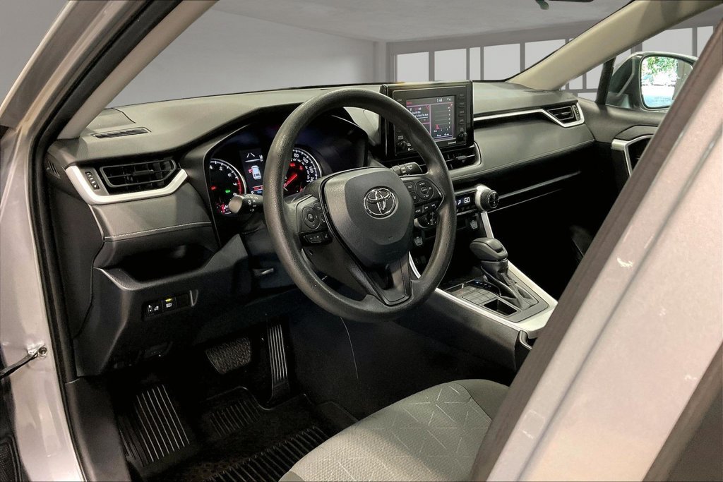 Used 2022 Toyota RAV4 XLE AWD/4WD image 18