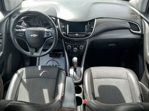 Used 2021 Chevrolet Trax LT AWD/4WD image 26