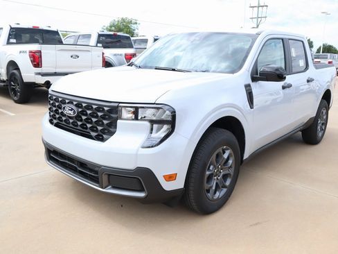 New 2025 Ford Maverick XLT w/ XLT Luxury Package image 10