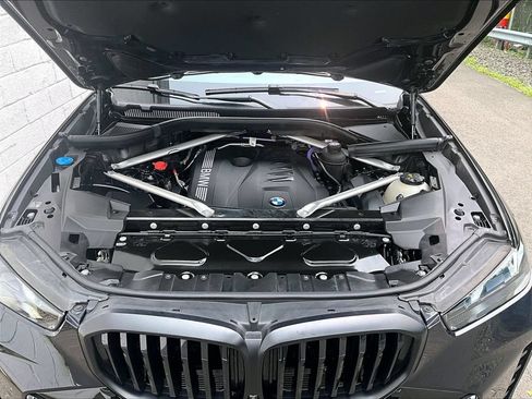 Used 2024 BMW X5 xDrive40i w/ M Sport Package AWD/4WD image 15