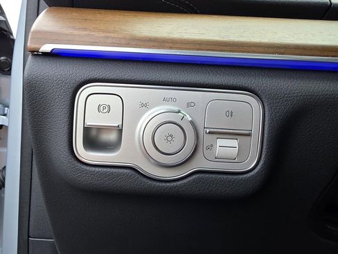 Certified 2025 Mercedes-Benz GLS 450 4MATIC image 15