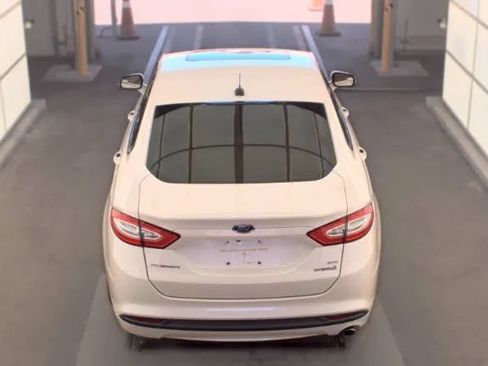 Used 2014 Ford Fusion SE w/ Equipment Group 502A FWD image 4