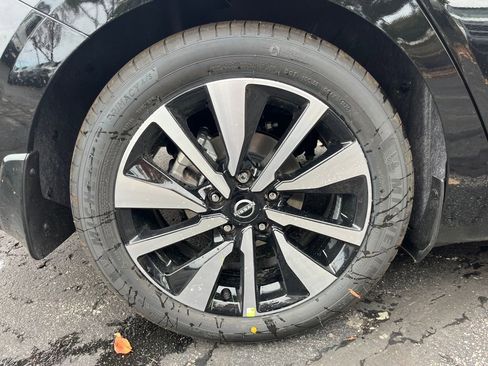 New 2025 Nissan Sentra SV w/ SV Premium Package image 12