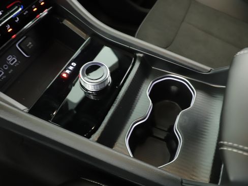 New 2025 Jeep Grand Cherokee Altitude image 17