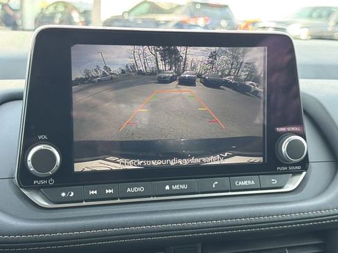 Certified 2025 Nissan Rogue SV image 6