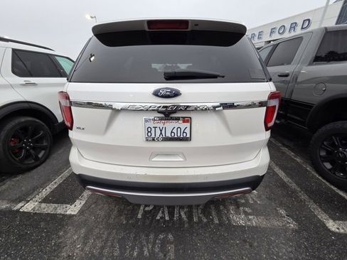 Used 2017 Ford Explorer XLT w/ Equipment Group 202A image 6
