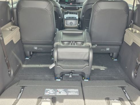 New 2026 Kia Carnival FWD image 14