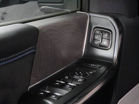 Used 2025 Ford F250 Platinum AWD/4WD image 25