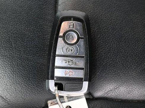 Used 2018 Ford Explorer XLT w/ Equipment Group 202A FWD image 27