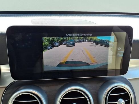 Used 2020 Mercedes-Benz GLC 300 4MATIC image 29